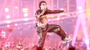 Cosmó enterte am Donnerstagabend zum ersten Mal die ESC-Bühne in der Wiener Stadthalle. Im ...