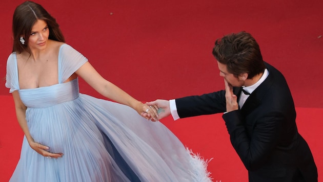 Wunderschöner Moment in Cannes: Barbara Palvin und Dylan Sprouse bestätigen ihre Schwangerschaft ...