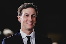 Trumps Schwiegersohn, Jared Kushner, reist als „Sonderbeauftragter für den Frieden“ um die Welt.
