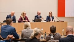 Für Parteien, die etwa in den Linzer Gemeinderat einziehen wollen, könnte bei der Wahl 2027 eine ...