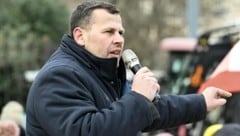 FPÖ-Landwirtschaftssprecher Peter Schmiedlechner bei einer Demo 2024 in Wien