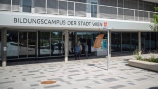 Die Affäre zwischen einer Kindergärtnerin und einem Schüler (14) in einem Wiener Bildungscampus ...