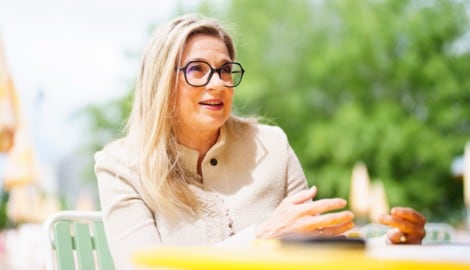 Christa Kummer (61), ist Geowissenschafterin, Theologin, Moderatorin und Keynote-Speakerin.