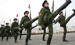 Russische Soldaten beim Training für die berühmte Militärparade in Moskau