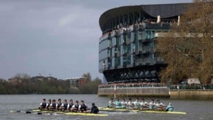 Im April ruderte Schöberl beim Kult-Rennen für Oxford gegen Cambridge.