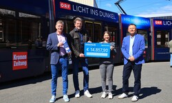 Freuten sich über die Spenden (v. l.): Wolfgang Kos und Claus Meinert (beide „Tiroler Krone“), ...