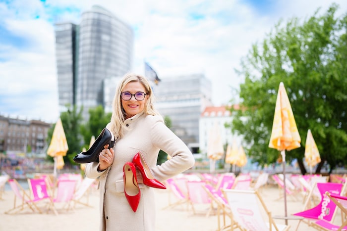 Das Markenzeichen von Christa Kummer sind die High Heels.
