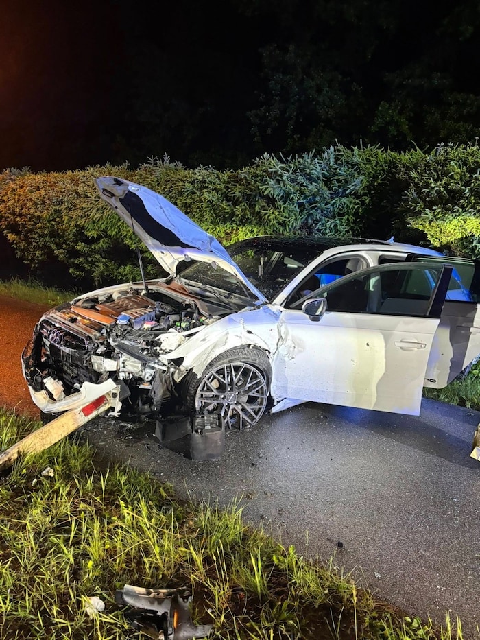 Zwei Fahrzeuge mit Totalschaden, vier Verletzte nach einem Unfall in Ossiach.