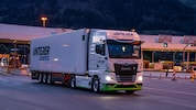 Einer der beiden Kühltransporter an der Brennergrenze