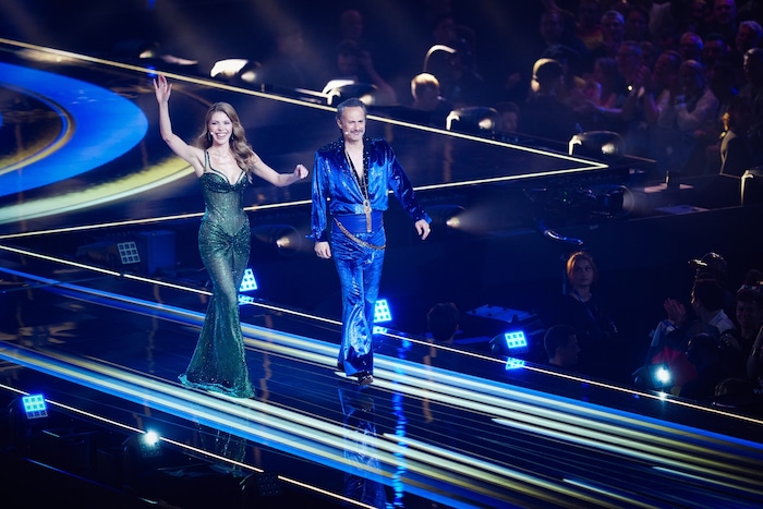 Victoria Swarovski beim Opening in einem grünen Couture‑Kleid von Valdrin Sahiti