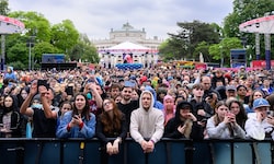 Tausende feierten in der Wiener Stadthalle mit – Zehntausende im Eurovision Village am Wiener ...