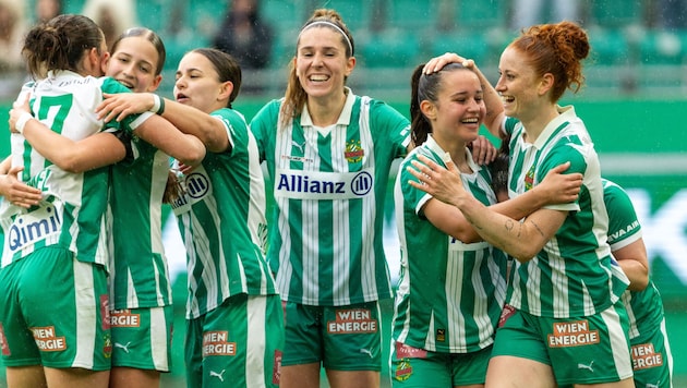 Rapids Frauen feierten vor Rekordkulisse eine Aufstiegsparty.
