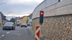 Im Bereich der stationären Ampel wird jetzt noch gebaut.