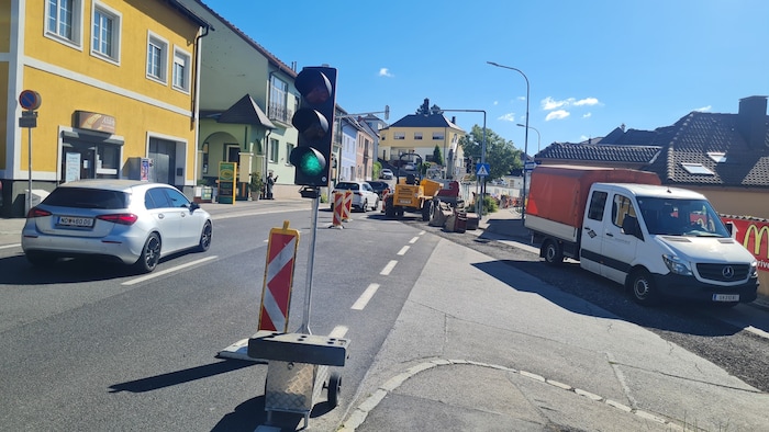 Temporäre Ampel kurz vor der Ortsampel.