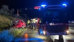 Die Einsatzkräfte wurden von nachfolgenden Autofahrern verständigt, für den Mann kam aber jede ...