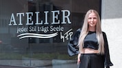 Lady in Black: Felicitas trägt meistens schwarze Kleidung. Auch ihr neuer Salon ist dunkel und ...