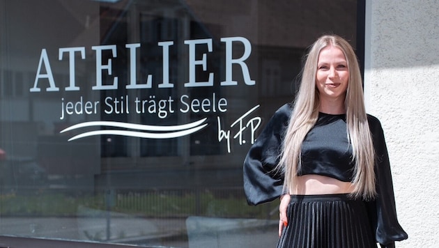 Lady in Black: Felicitas trägt meistens schwarze Kleidung. Auch ihr neuer Salon ist dunkel und ...