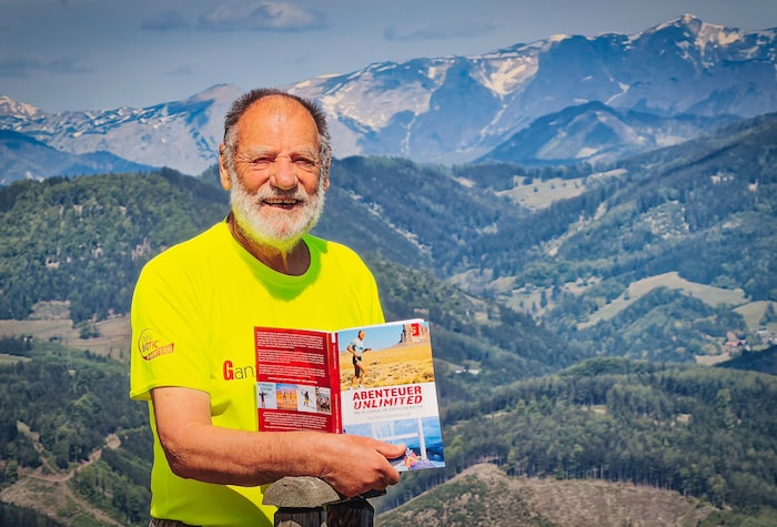 Der steirische Extremsportler mit seinem Buch „Abenteuer Unlimited“
