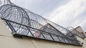 Hinter den Zäunen und Mauern der heimischen Gefängnisse herrscht mehr als dicke Luft.