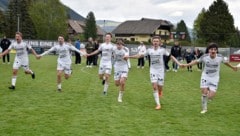 Jubel beim Derbysieger.