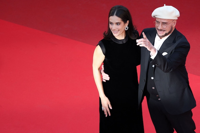 Gemeinsam mit seiner Tochter Ella Bleu Travolta ging der Hollywood-Star über den roten Teppich.
