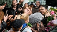 27-Jährige stimmte am Flughafen von Sofia spontan ihren Song „Bangaranga“ an