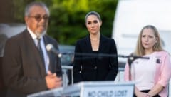 Herzogin Meghan eröffnete Ausstellung für Opfer von Social Media