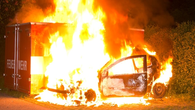 Ein Übungsauto der Feuerwehr ging in Rankweil in Flammen auf.