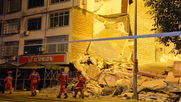 In der chinesischen Stadt Liuzhou sind bei einem Erdbeben mehrere Häuser eingestürzt.