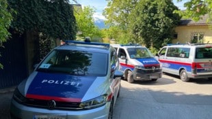 Gleich mehrere Polizeiwagen waren vor Ort. 
