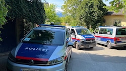 Gleich mehrere Polizeiwagen waren vor Ort. 