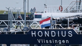 Das Kreuzfahrtschiff „MV Hondius“ ist am Montagvormittag in der niederländischen Stadt Rotterdam ...