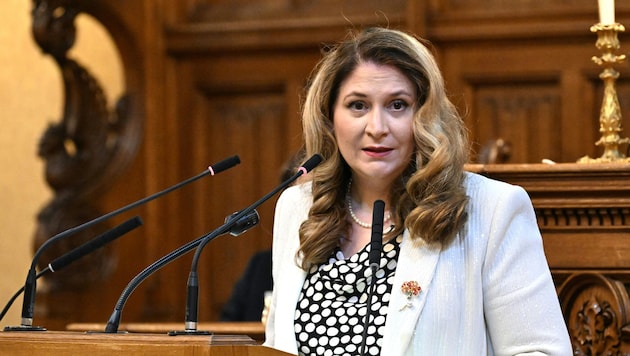 Finanzstadträtin Barbara Novak präsentierte den Rechnungsabschluss 2025.