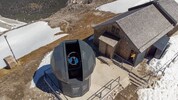 Aus der Luft kann man ins Herzstück der quantenoptischen Bodenstation Marietta Blau blicken.