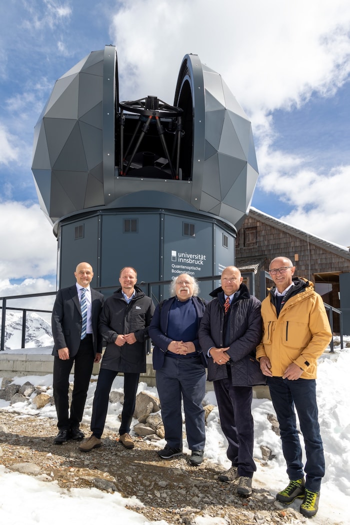Vizerektor Gregor Weihs, BM Johannes Anzengruber, Physiknobelpreisträger F. Duncan M. Haldane, ...