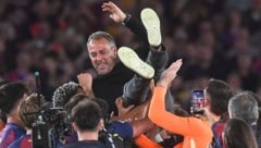 Hansi Flick hat seinen Vertrag beim FC Barcelona verlängert.