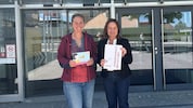 Vera Schlager mit Bürgermeisterin Cornelia Ecker.