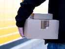 Die geplante Paketsteuer in Höhe von zwei Euro pro Sendung soll nach dem 30. September in Kraft ...