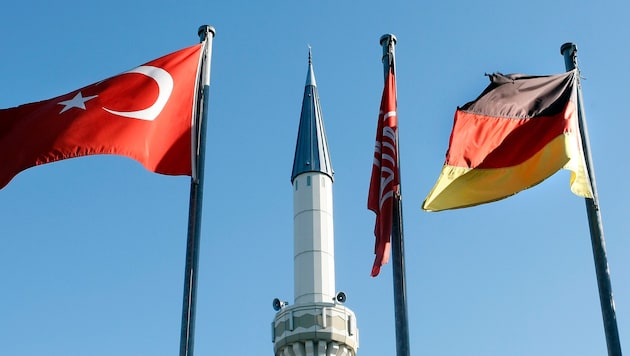 In Hamburg herrscht nach einem Fest der türkisch-islamischen Gemeinde (DITIB) Aufregung. ...