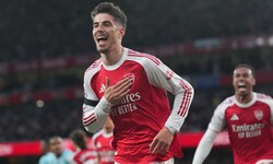 Kai Havertz bejubelt sein Tor, das für Arsenal im Titelkampf der Premier League entscheidend ...