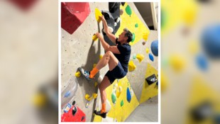 Fitness-Profi Philipp Jelinek beim Bouldern in der Kletterhalle im Happyland Klosterneuburg.