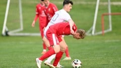 Moritz Puck (weiß) und Eisenkappel behielten im Derby die Oberhand
