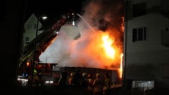 Rund 80 Florianijünger der zuständigen Feuerwehren waren über mehrere Stunden im Einsatz. ...