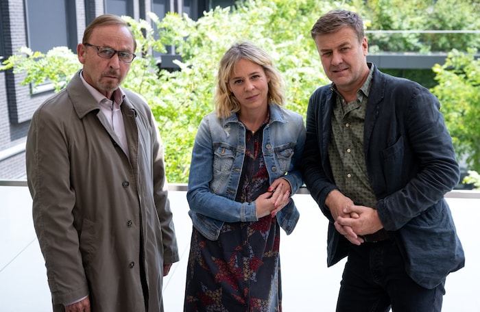 Alexander Held, Bernadette Heerwagen und Marcus Mittermeier am Set der Serie „München Mord“.