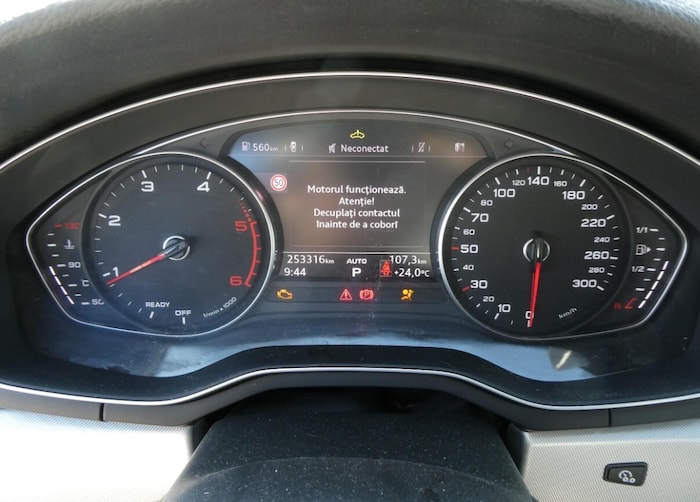 Der Wagen hat österreichische Papiere und noch bis Juli das „Pickerl“.