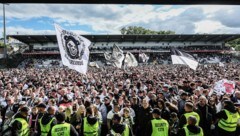 Ein Dorfklub feiert seine Bundesliga-Premiere.