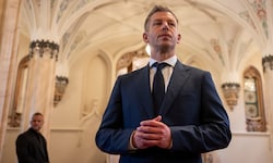 Ungarns Regierungschef Péter Magyar wird in den kommenden Tagen in Polen und in Österreich ...