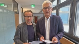 Andreas Moser Peter Wachter (links) und sein Anwalt Stephan Rainer gehen gegen den Rauswurf vor Gericht vor.