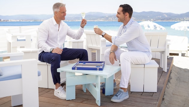 Gemütlich anstoßen auf eine gemeinsame Zukunft: Wir begleiten Ralf Schumacher und Étienne ...