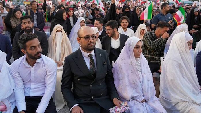 Die jungen Leute hätten das Recht, im Krieg zu heiraten, sagte eine Braut.